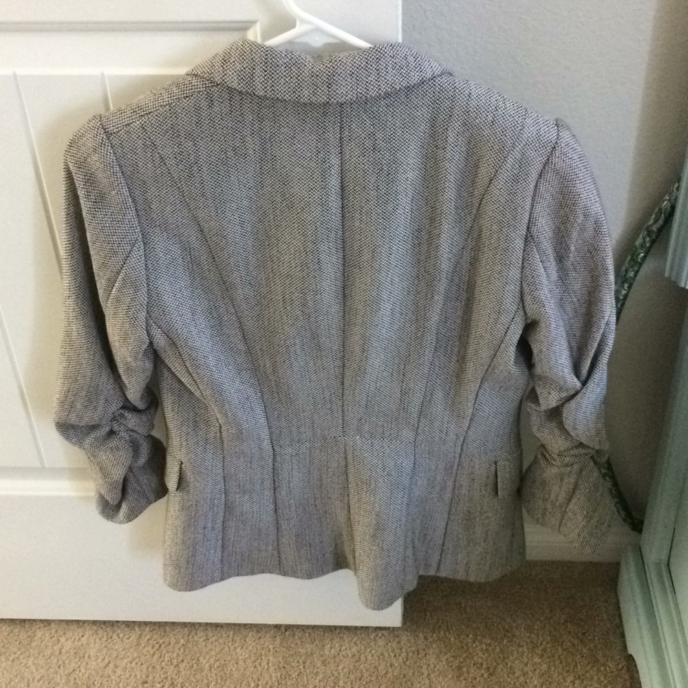 Women’s Jacket - Picture 2 of 3